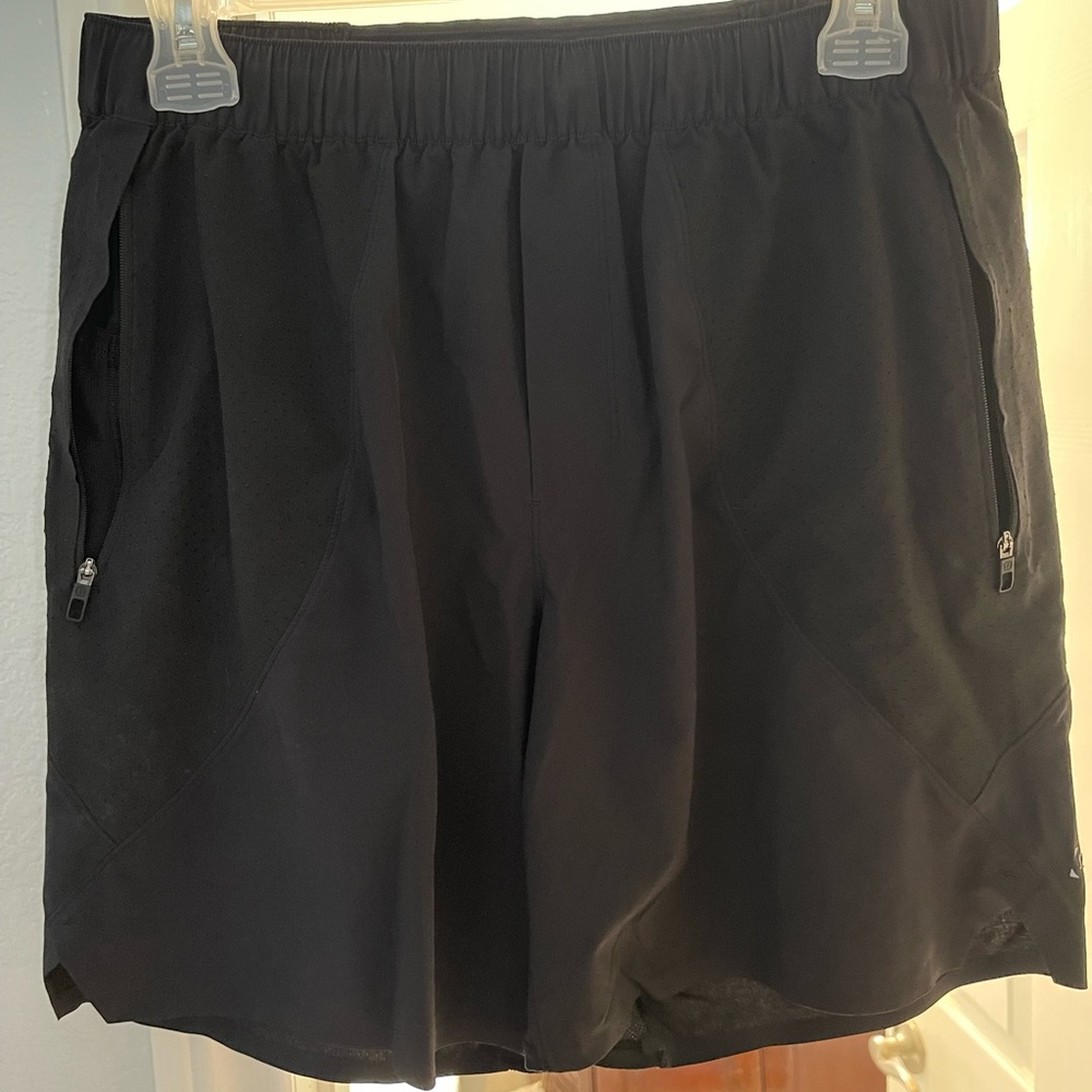 Lululemon men’s training shorts. Size M. No liner. Good shape.
